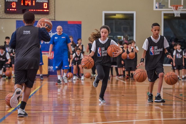 NBA Basketball School fecha parceria com Spalding