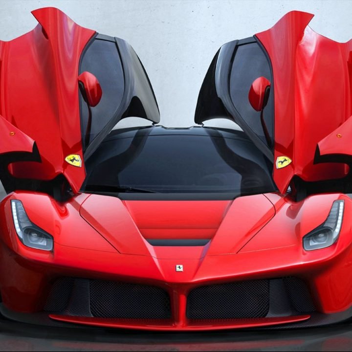 Ferrari: até o momento, a montadora italiana só havia lançando uma versão hibrida (Divulgação/Ferrari)