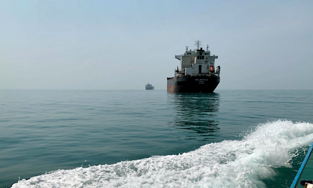 Irã captura terceiro petroleiro no Golfo e tensão aumenta