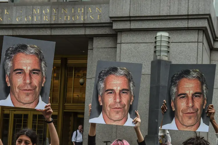 Jeffrey Epstein: Trump encorajou no Twitter a avalanche de especulações sobre um possível assassinato (Stephanie Keith / Stringer/Getty Images)