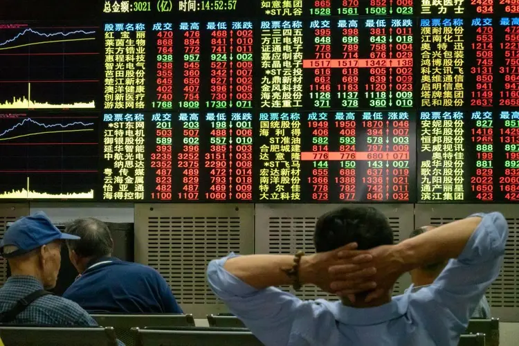 Bolsa de Xangai: índice fechou em alta nesta segunda-feira, com ganho de 2,1% (Wang Gang/VCG/Getty Images)