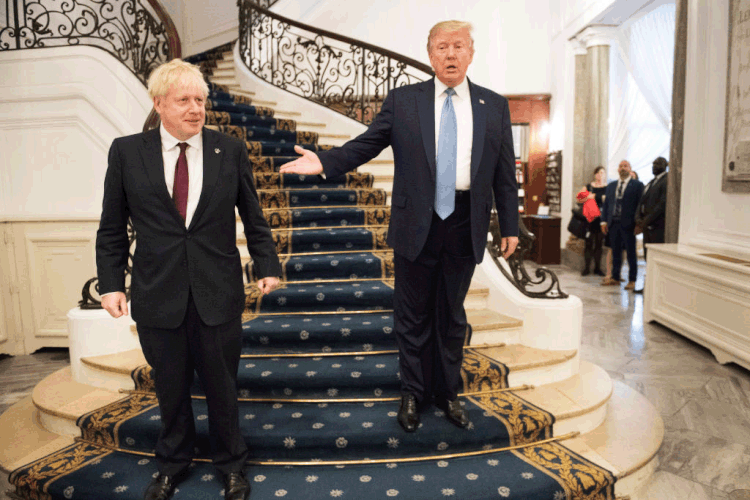 Boris Johnson e Donald Trump: Sobre o Brexit, Trump demonstrou seu apoio ao novo premiê em sua disputa contra os europeus (Pool/Getty Images)