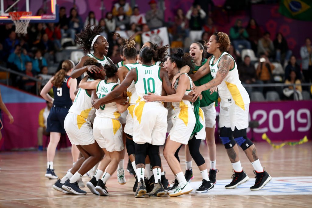 Após 28 anos, Brasil vence os EUA e ganha ouro no basquete feminino do Pan