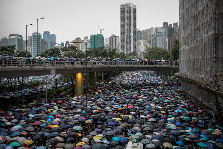 Hong Kong: a polícia fala em 128 mil pessoas na manifestação (Chris McGrath/Getty Images)