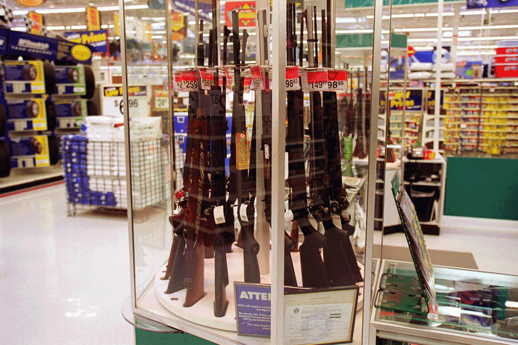 Walmart remove propaganda de games violentos e segue vendendo arma nos EUA