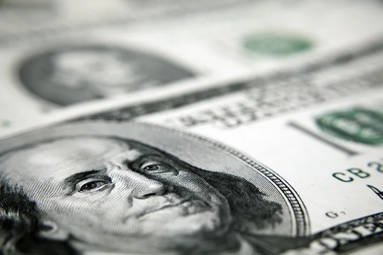 Câmbio: dólar futuro de maior liquidez registrava leve alta de 0,16% neste pregão, a 4,1520 reais (Pleasureofart/Getty Images)