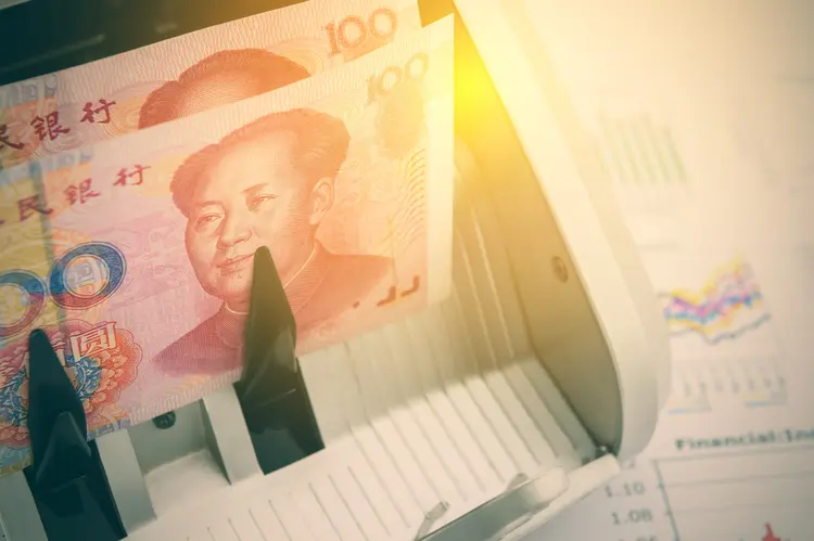 China: China deixou o iuan romper o nível de 7 por dólar na segunda-feira pela primeira vez em mais de uma década (William Potter/Getty Images)