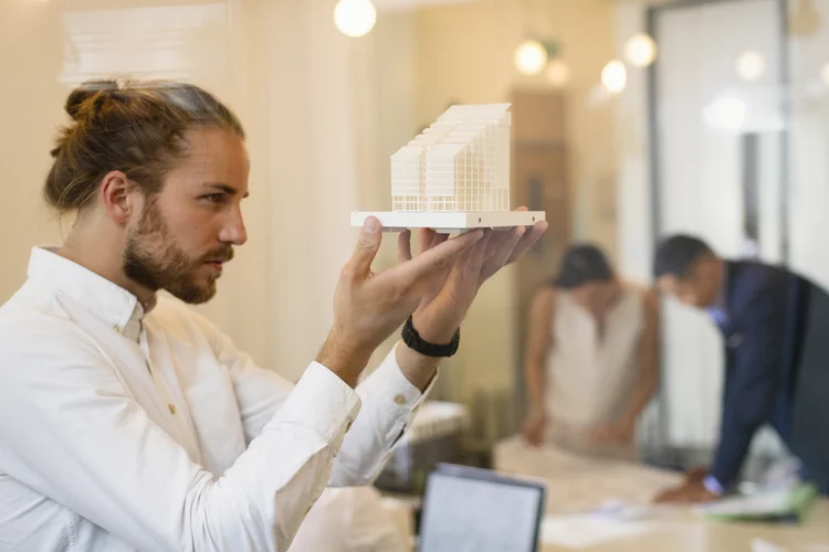 O foco em excelência, que é uma qualidade, pode se tornar um problema se for superutilizado | Foto: Caiaimage/Robert Daly /  (gettyimages/Getty Images)