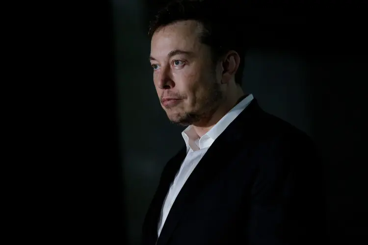 Elon Musk: o empresário sul-africano comanda a Neuralink, empresa que trabalha com serviços de inteligência artificial (Joshua Lott/Getty Images)