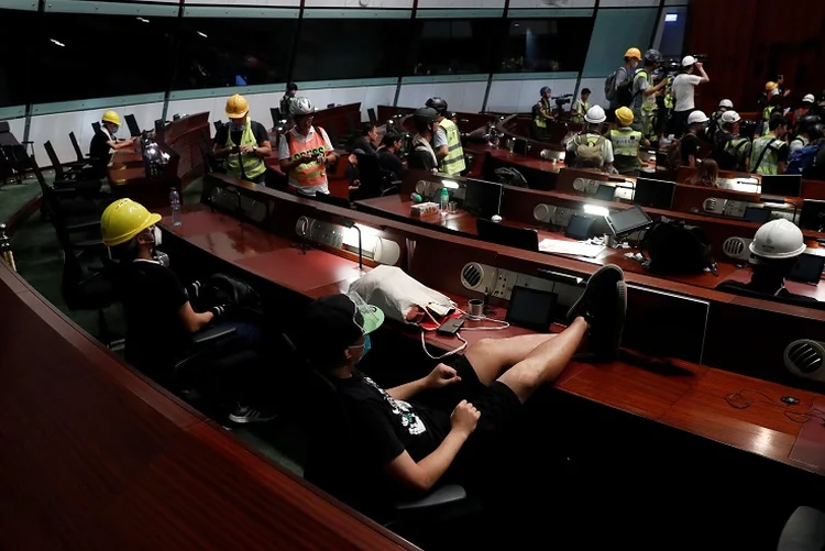 HONG KONG: há algumas semanas, manifestantes chegaram a ocupar o parlamento do país.  / REUTERS/Tyrone Siu