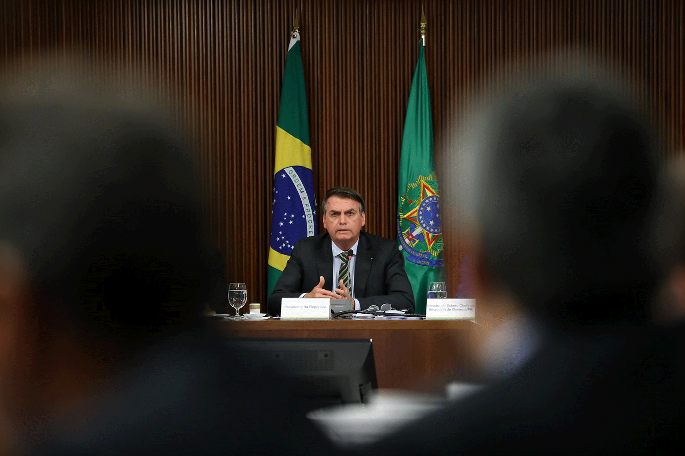 Após repercussão negativa, Bolsonaro insiste em culpar ONGs sem provas