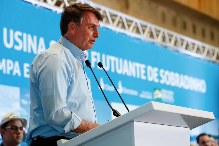 Jair Bolsonaro: Presidente participou nesta segunda-feira de inauguração de usina solar flutuante no reservatório de Sobradinho (Alan Santos/Agência Brasil)