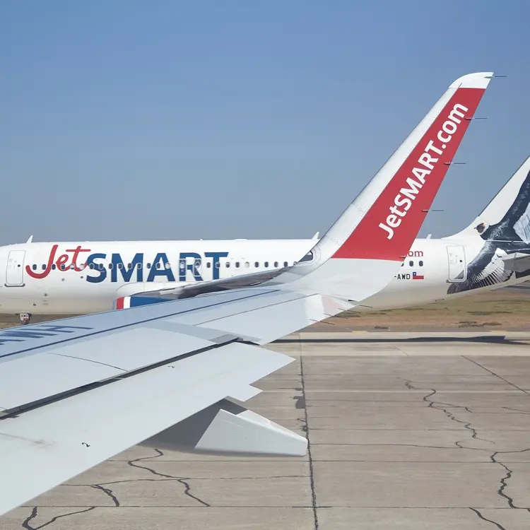 Avião da JetSmart: companhia é a terceira maior do mercado chileno, com 12% de participação (JetSmart/Instagram/Reprodução)