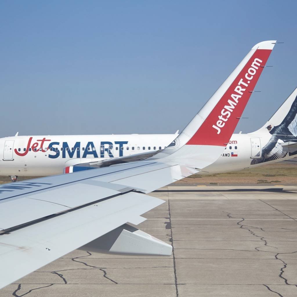 Avião da JetSmart: companhia é a terceira maior do mercado chileno, com 12% de participação (JetSmart/Instagram/Reprodução)