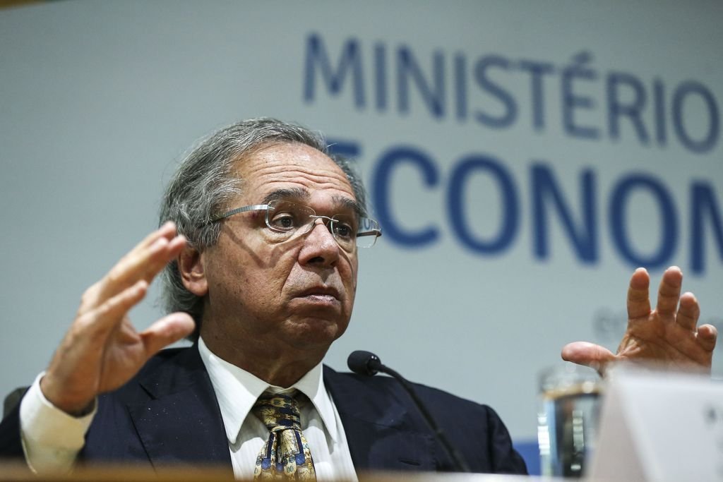 Estado de emergência fiscal será um "shutdown" mais suave, diz Guedes