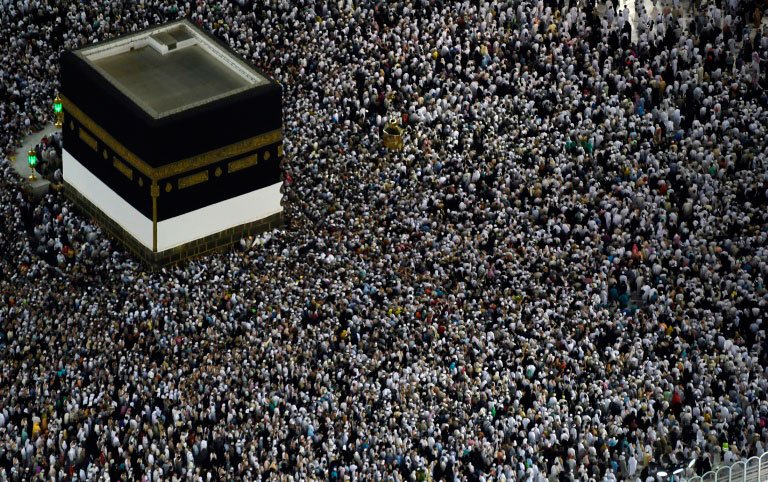 Mais de dois milhões de muçulmanos iniciam peregrinação a Meca