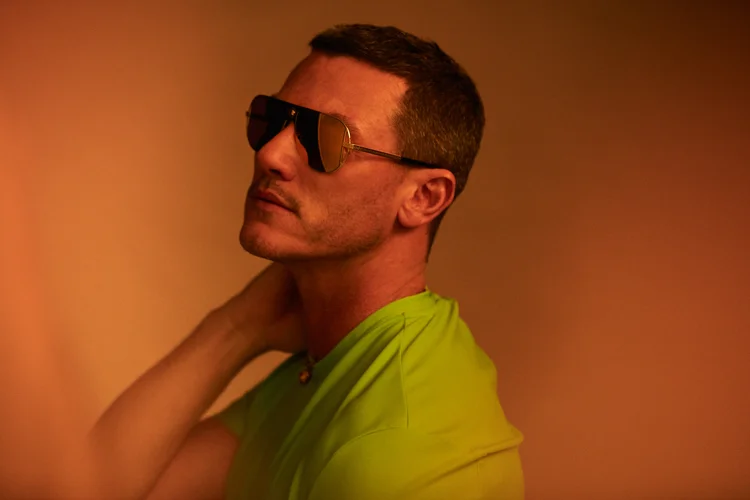 Luke Evans para Versace (Versace/Divulgação)