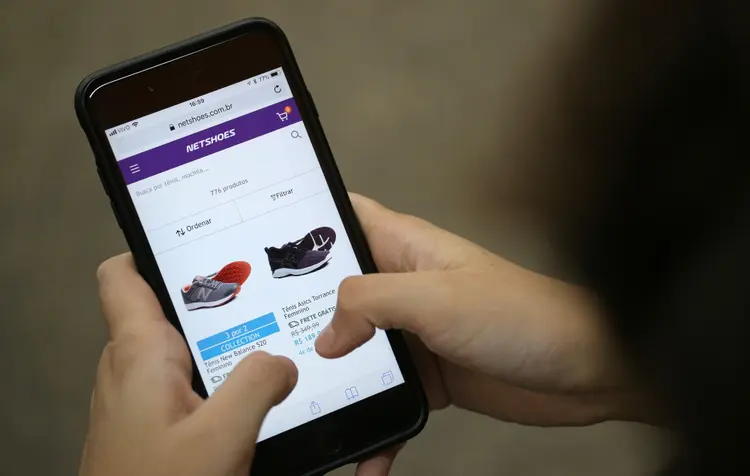 App da Netshoes: soluções de autosserviço, onde o cliente resolve o problema sozinho ou auxiliado por inteligência artificial (Sergio Moraes/Reuters)