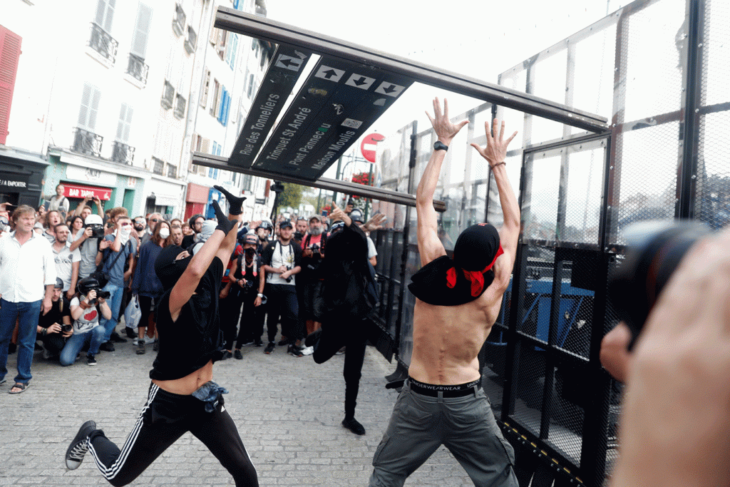 Protesto contra o G7 é marcado por tensão entre manifestantes e policias