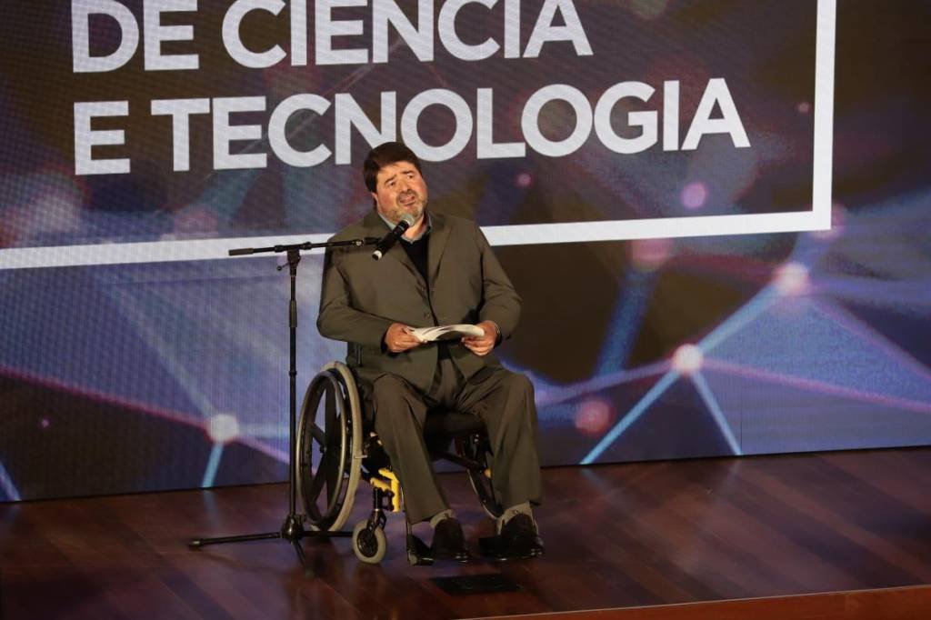 País que despreza a ciência é doente, diz Pedro Moreira Salles