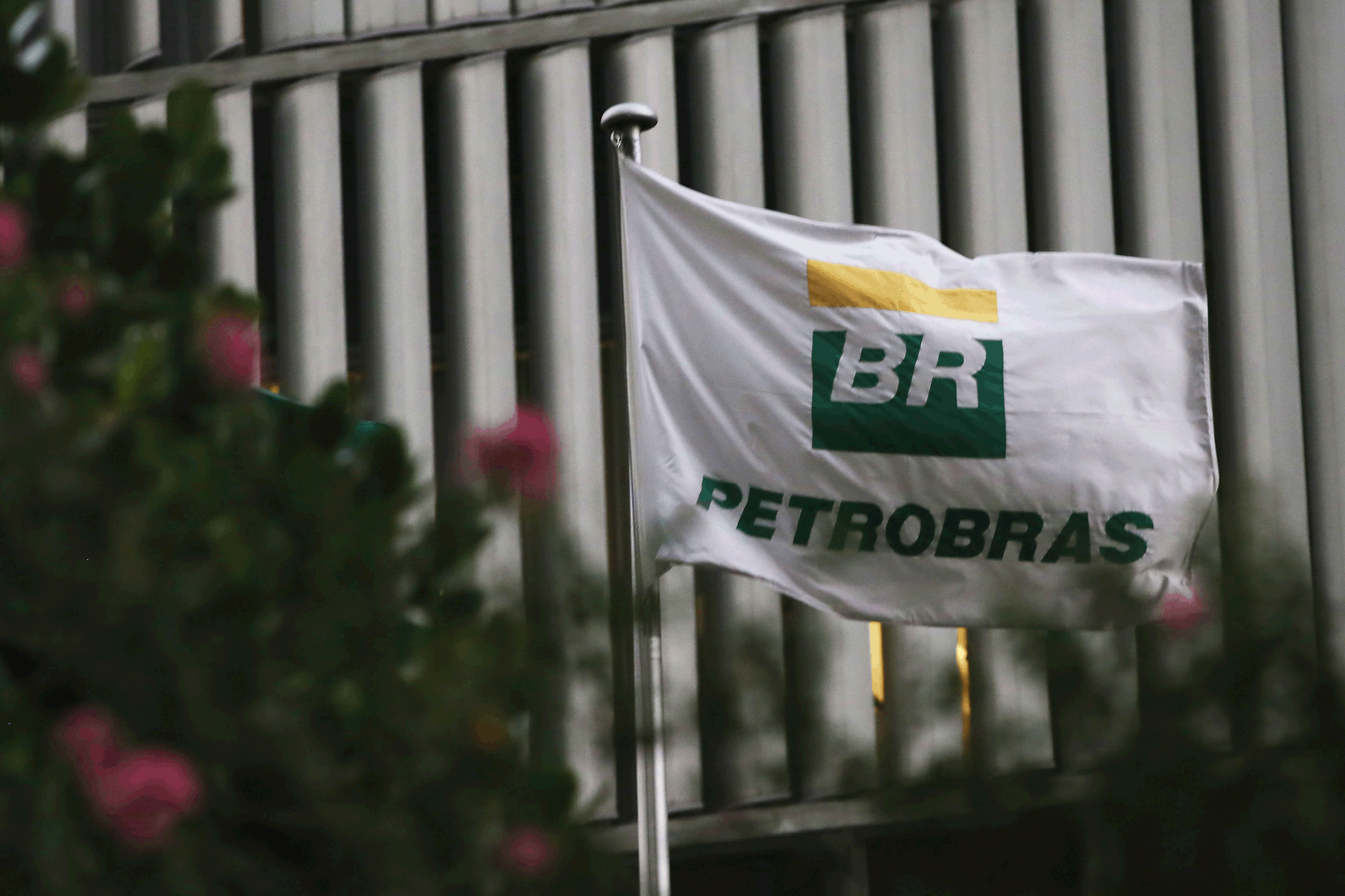 CVM condena ex-diretores da Petrobras a multas de R$ 1,7 milhão