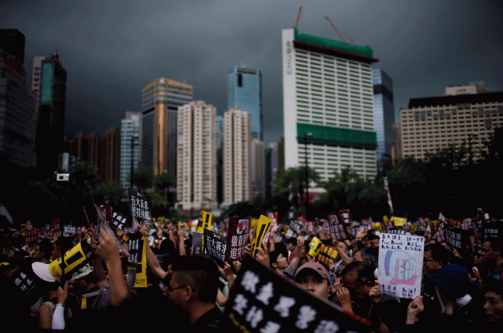 China usou contas no Twitter para causar discórdia em Hong Kong