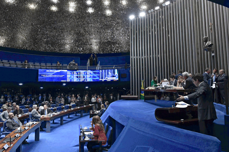 Senado: parlamentares aprovaram acordo para retirar permissão de trabalho aos domingos (Waldemir Barreto/Agência Senado)