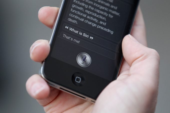 Apple se desculpa por funcionários que ouviram conversas com a Siri