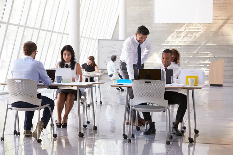 Entre os profissionais de tecnologia, os desenvolvedores são os mais demandados: a eles são destinados 40,7% dos postos disponíveis | Foto: Shutterstock /  (Reprodução/Shutterstock)