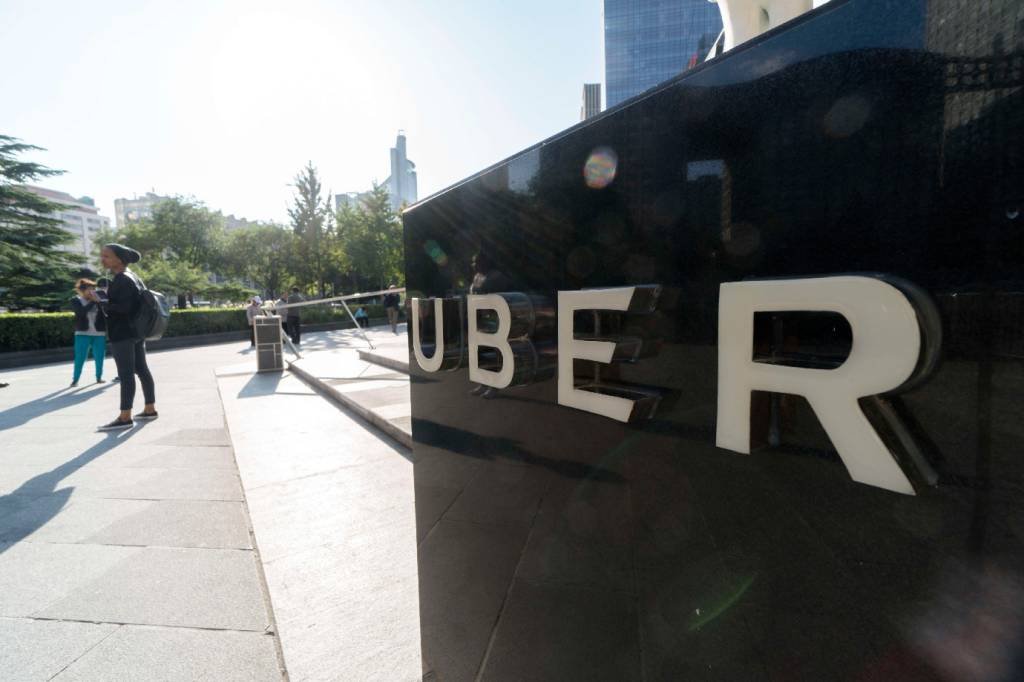 Uber: Genebra determinou nesta sexta-feira a suspensão das atividades da Uber na região (Zhang Peng/Getty Images)