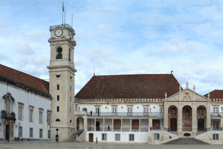 Universidade de Coimbra: instituição tem parceria e aceita alunos pela nota do Enem (Alvesgaspar/Wikimedia Commons)