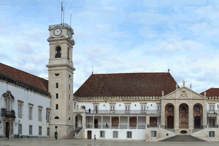 Coimbra: só em Portugal, pelo menos 34 instituições aceitam a nota do exame (Alvesgaspar/Wikimedia Commons)