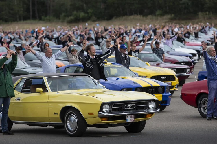 Ford Mustangs reunidos: recorde mundial (Ford/Divulgação)