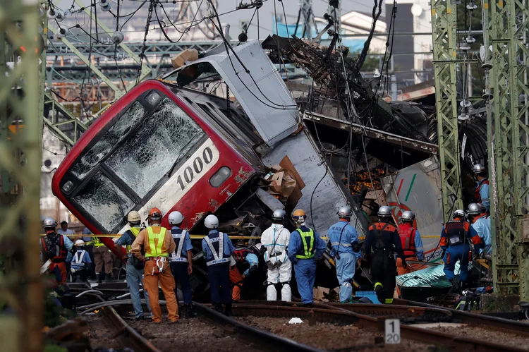 Japão: dois feridos no acidente entre o caminhão e o trem estão em estado grave (Issei Kato/Reuters)
