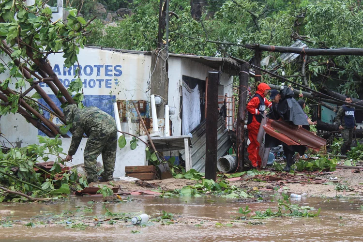 Lorena: furacão gerou fortes chuvas e preocupação entre a população (Jesus Lozoya/Reuters)