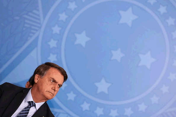 Bolsonaro sanciona com vetos lei que altera regras eleitorais para 2020