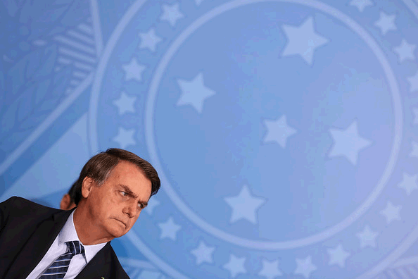 Reprovação do governo Bolsonaro sobe de 33% para 38%, diz Datafolha
