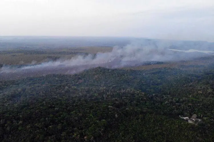 Alter do Chão, no Pará: ativistas foram presos na região na terça-feira, acusados de atear fogo na floresta propositalmente, mas já foram soltos. Críticos enxergam ato como forma de pressão do governo (Brigada de Alter do Chão (PA)/Divulgação)