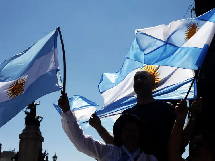 Argentinos vão às urnas neste domingo (Martin Acosta/Reuters)