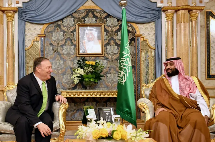 Mike Pompeo: o secretário de Estado norte-americano se reuniu com o príncipe herdeiro da Arábia Saudita, Mohammed bin Salman, para falar sobre a crise no Golfo (Mandel Ngan/Pool/Reuters)