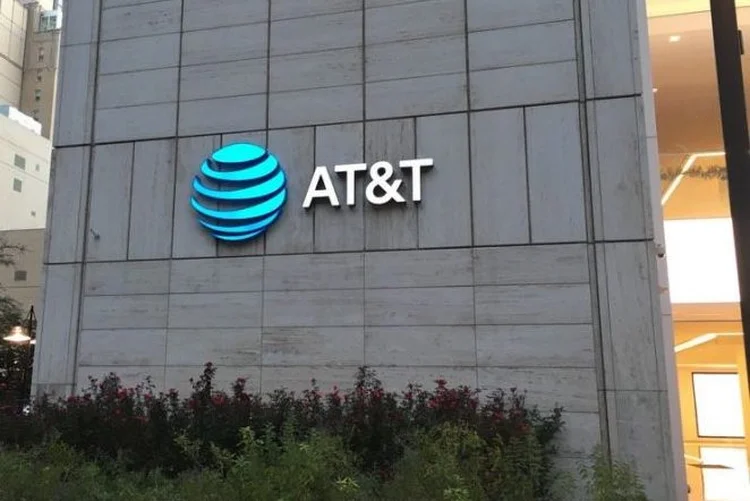 AT&amp;T: Brasil é centro da discussão sobre fusão da empresa com a gigante de mídia Warner, operação feita no ano passado (Luismt94/Wikimedia Commons)