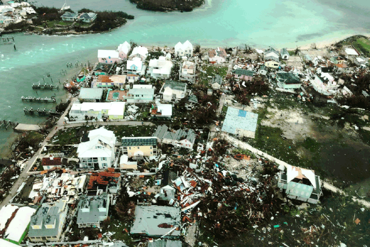 Bahamas: furacão Dorian avançava lentamente em direção à costa sudeste dos EUA (Michelle Cove/Reuters)