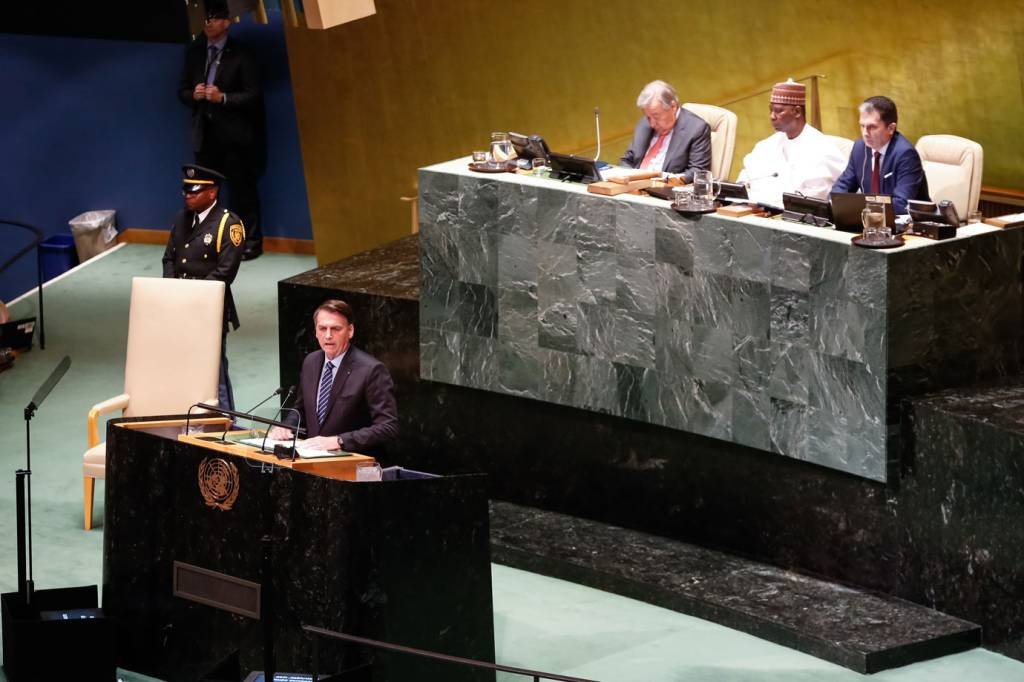Em evento no Rio, Mourão elogia discurso de Bolsonaro na ONU