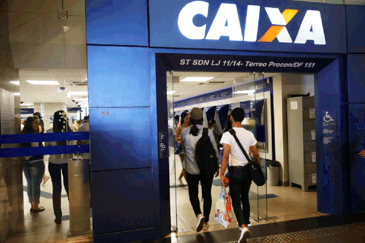 Caixa: os saques de até 100 reais poderão ser realizados em unidades lotéricas (José Cruz/Agência Brasil)