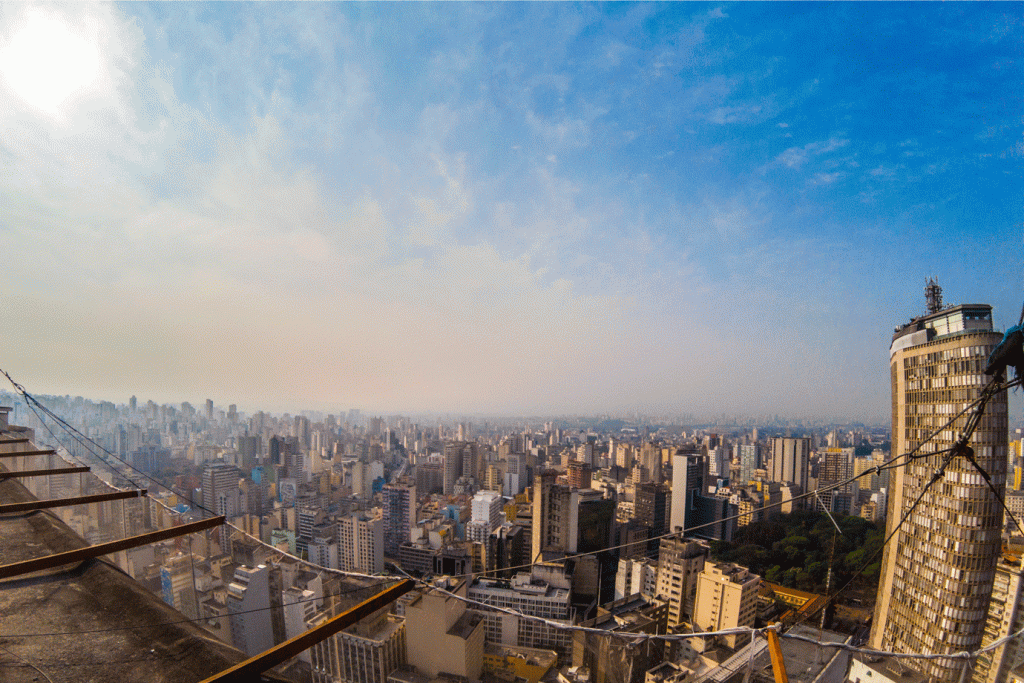 Novos arranha-céus dominam São Paulo em boom imobiliário