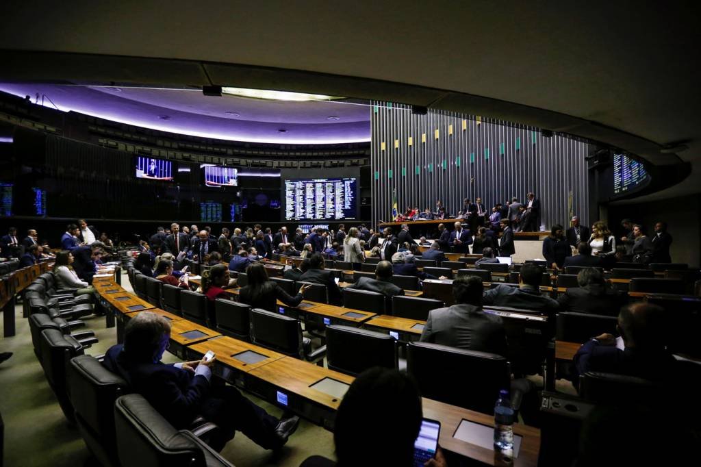 PSOL protocola recurso para plenário da Câmara votar reforma de militares