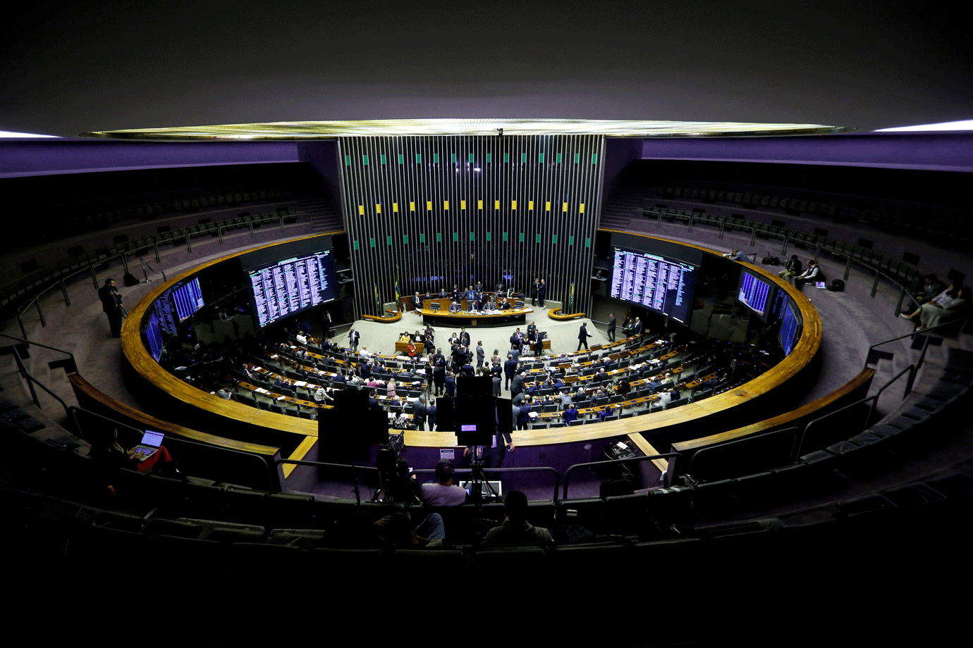 Congresso reage com cautela a vetos de Bolsonaro a Lei do Abuso