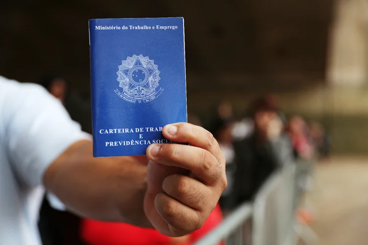 Carteira de trabalho: estimativas ainda estão sendo fechadas pelo governo, mas a avaliação é de que será um programa simples na aplicação (Amanda Perobelli/Reuters)