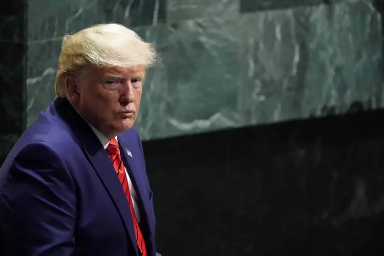 O presidente dos Estados Unidos, Donald Trump, é ameaçado por processo de impeachment (Carlo Allegri/Reuters)