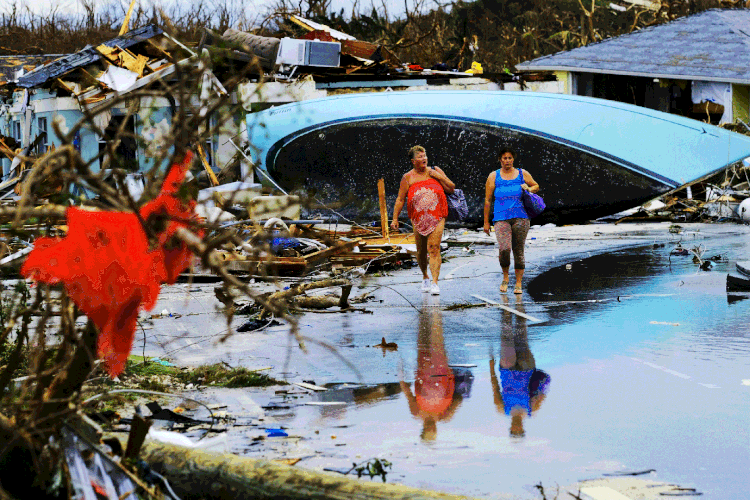 Furacão Dorian: 4.500 pessoas foram deslocadas das suas casas nas ilhas Abaco e Grande Bahama, as mais devastadas após a passagem do furacão (Dante Carrer/Reuters)